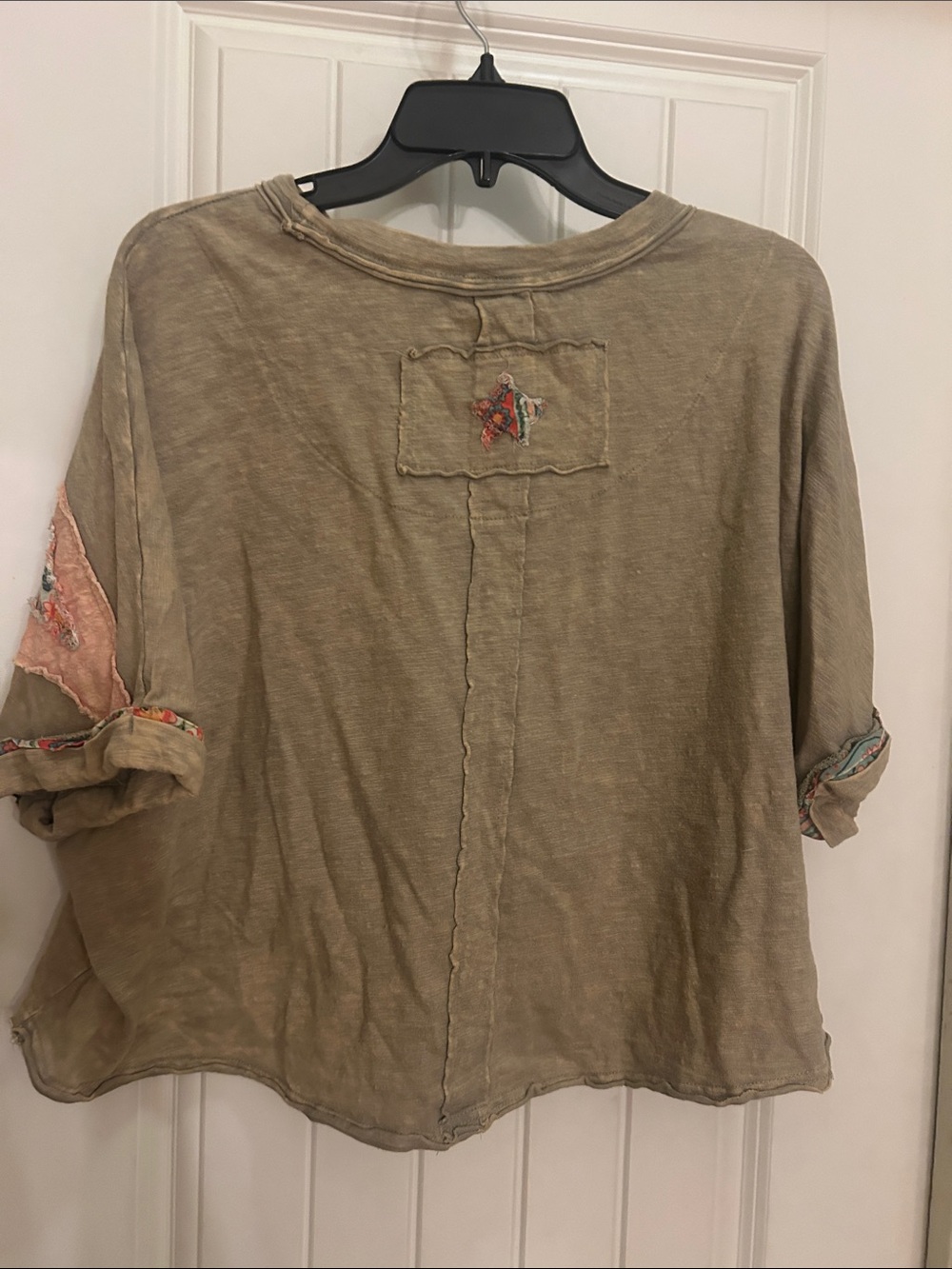 Oli & Hali Olive Green Sweatshirt with Peach Star Appliqué - Picture 5 of 6